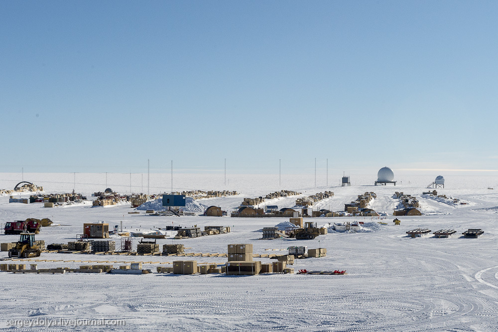 Антарктическая станция на Южном полюсе 