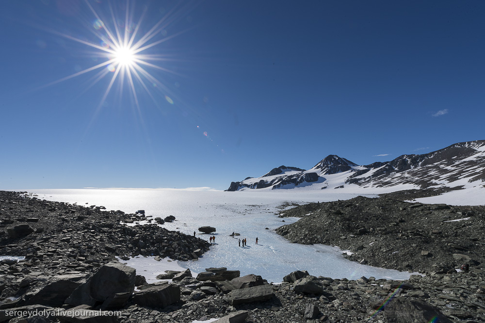 МЧС отметил юбилей на Антарктической вершине - фото 1